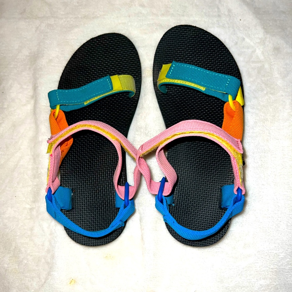 TEVA Womens 90s Multi Colored Sandal!